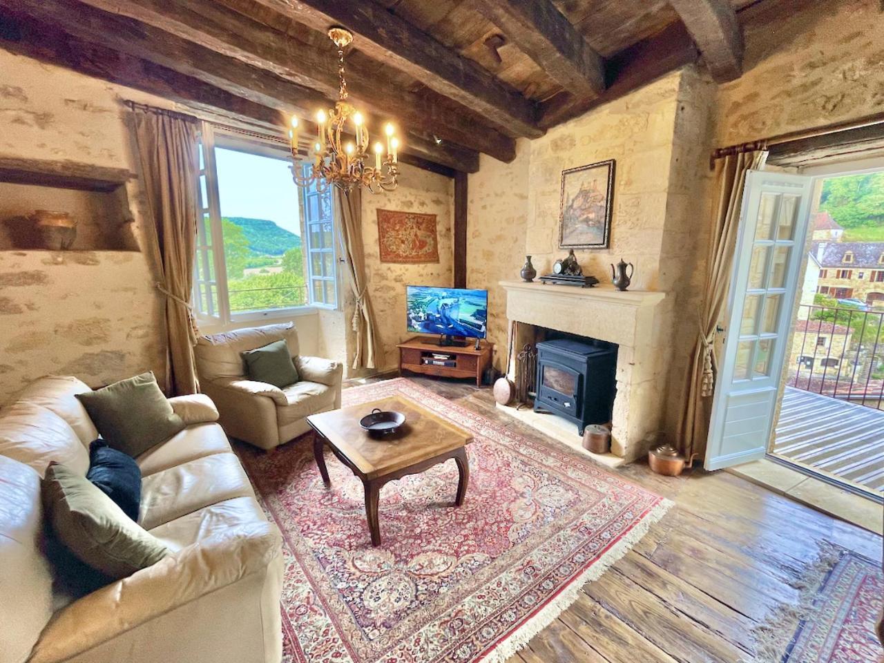 New Listing! Maison Delluc With Spectacular Vistas